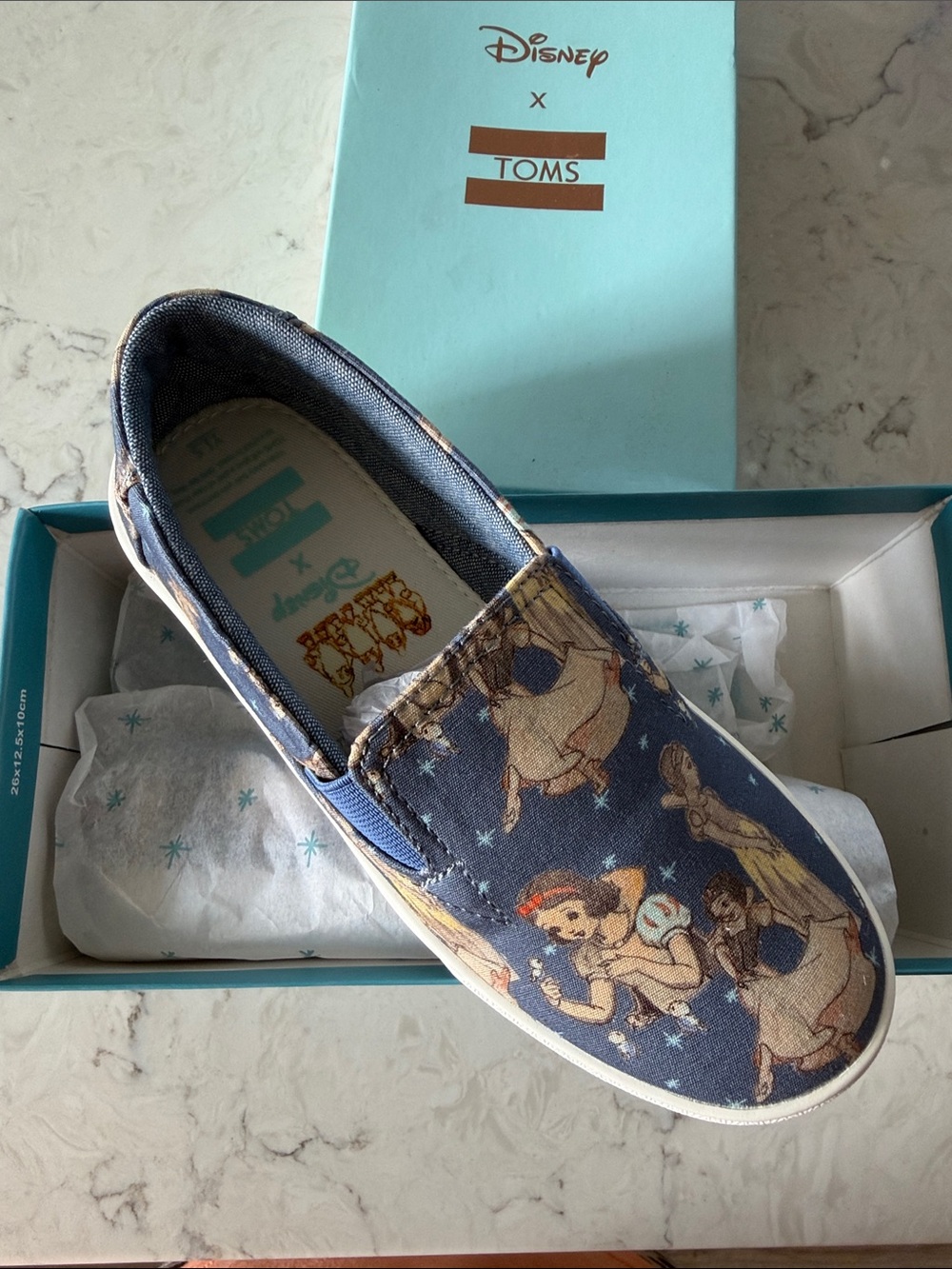 TOMS Disney Snow White Navy Blue Kids Slip-On Sneakers sz. 1.5
